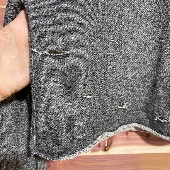 Lulus Womens Distressed Cropped Sweatshirt Gray Long Sleeve Pullover Top size XS - Picture 7 of 8